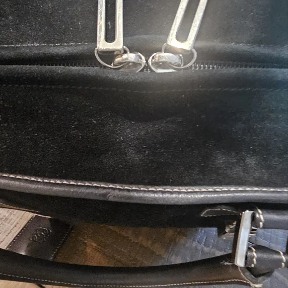 Loewe ♡Anagram Amazona Bag, Black Suede & Leather, Italy, Quiet Luxury - Picture 3 of 16